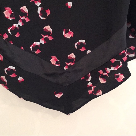 ALFANI PLUS SIZE PRINTED POINTED HEM TOP - Picture 7 of 11